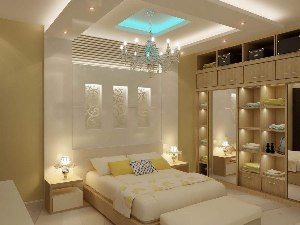 صورة لشكل رائع لغرفة نوم مصممة بشكل جميل للعرسان